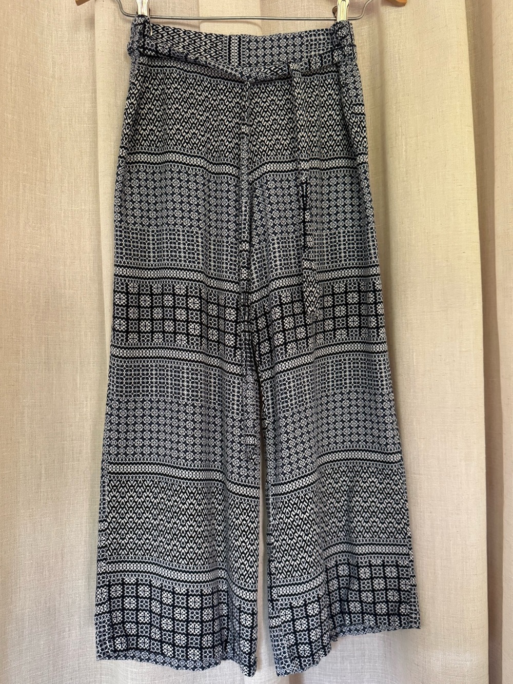 Primark BoHo Navy White Patterned Cropped Wide-Leg Pants size 2